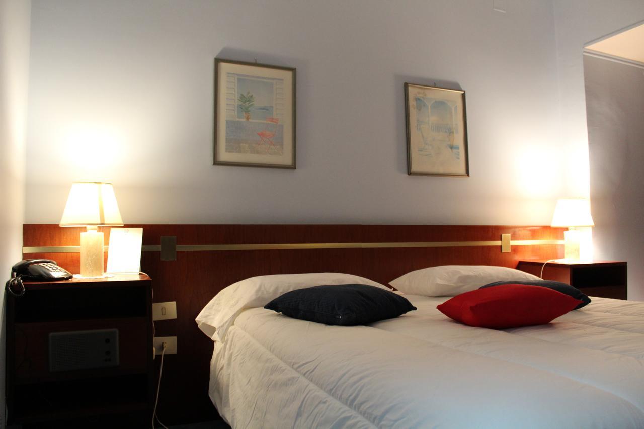 Puntaquattroventi Hotel Ercolano Szoba fotó